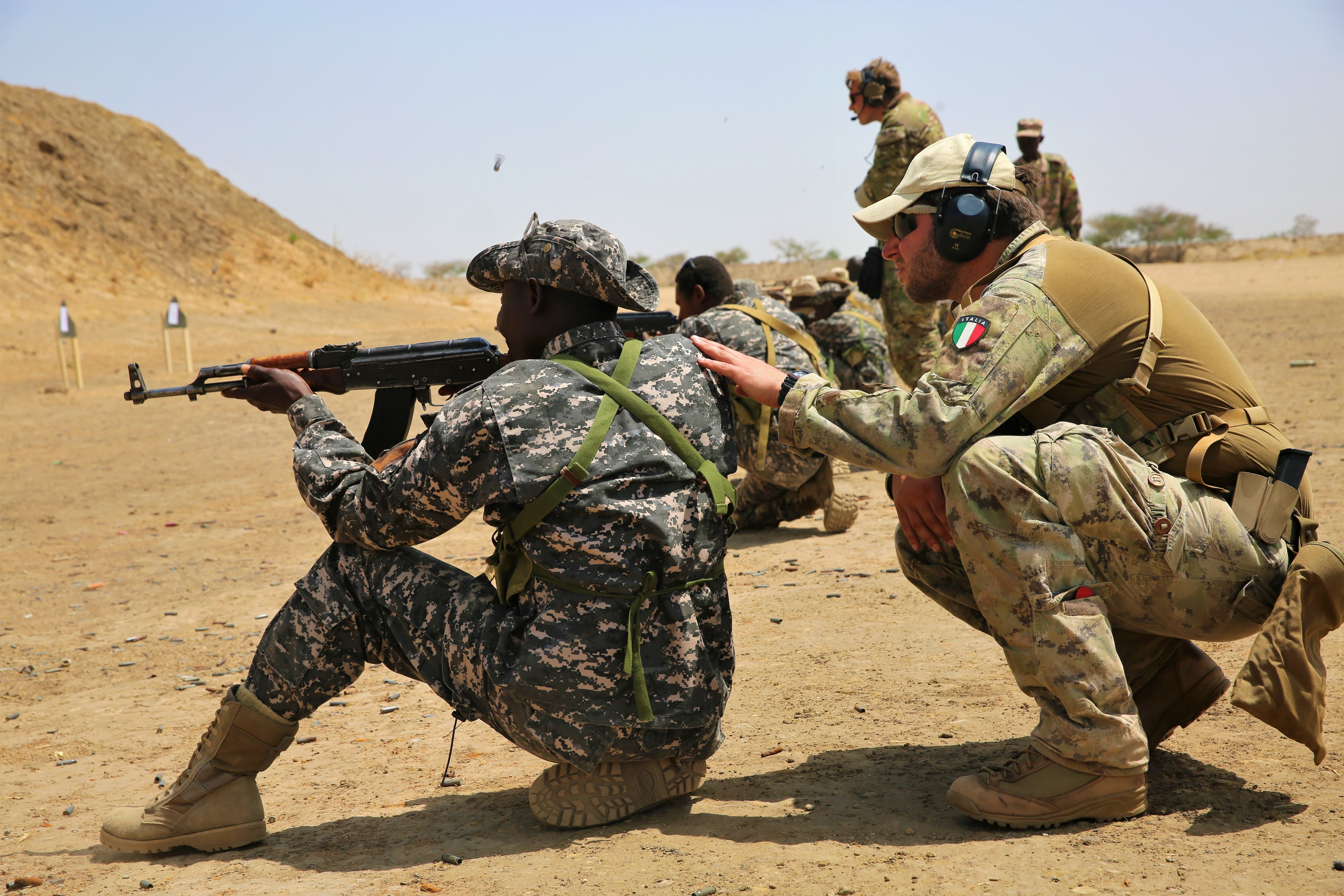 Military instructors training Arfican soldiers