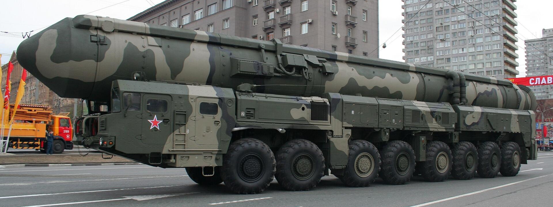 2560px-Moscow_Victory_Parade_2010_-_Training_on_May_6_-_img08.jpg