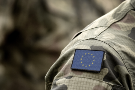 Militair met Europese patch